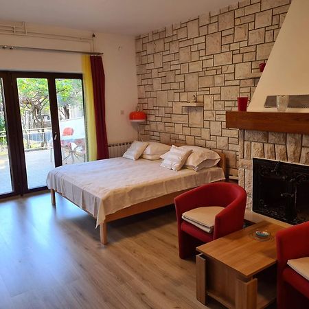 Apartments Ana Μεντουλίν Δωμάτιο φωτογραφία